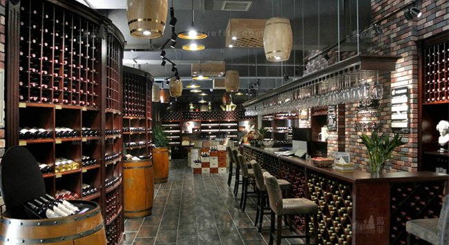 加盟開(kāi)紅酒店多少錢?